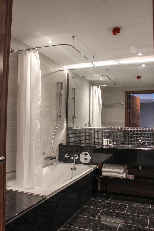 Hotel Crowne Plaza London Heathrow T4 By Ihg Hillingdon Exterior foto